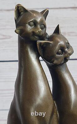 Paire de chats harmonieux et élancés, sculpture en bronze d'animaux de compagnie, art déco en marbre
