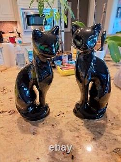 Paire de chats noirs émaillés rétro vintage avec yeux verts en céramique art déco