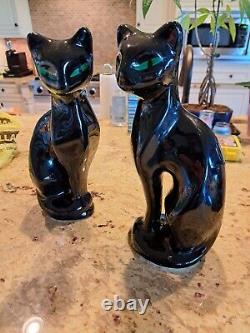 Paire de chats noirs émaillés rétro vintage avec yeux verts en céramique art déco