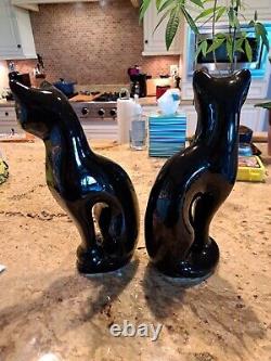 Paire de chats noirs émaillés rétro vintage avec yeux verts en céramique art déco