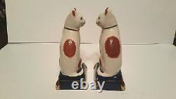 Paire de statues de chat blanc Fitz & Floyd sur base orange cobalt et accent doré antique