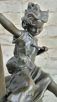 Petite Fille Coquine Avec Chat Sur Chaise Bronze Statue Drôle Deco Figurine Artwork