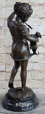 Petite fille coquine avec un chat avec bâton statue en bronze drôle Déco Figurine Décor