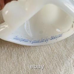 RARE Fenton CHAT HEUREUX en verre de lait blanc brillant avec papillon peint à la main 6 EXCELLENT #K5277M4