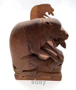 Rares serre-livres Art Déco panthère en bois sculpté antique avec proie