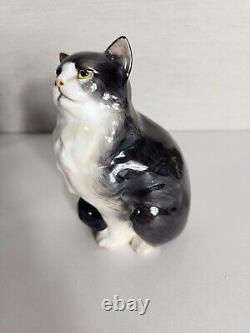 Royal Doulton Chat Persan Assis Noir et Blanc HN 999 Figurine en Porcelaine d'Angleterre