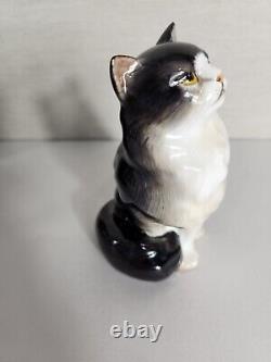 Royal Doulton Chat Persan Assis Noir et Blanc HN 999 Figurine en Porcelaine d'Angleterre