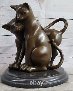 Sculpture d'art déco vintage en bronze coulé à chaud avec patine sombre élégante de chat félin