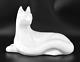 Sculpture De Chat En Céramique Blanche Haeger De Grande Taille, Figure Moderniste Allongée 14.5