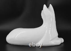 Sculpture de chat en céramique blanche Haeger de grande taille, figure moderniste allongée 14.5