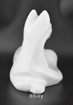 Sculpture de chat en céramique blanche Haeger de grande taille, figure moderniste allongée 14.5