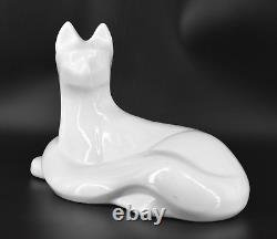 Sculpture de chat en céramique blanche Haeger de grande taille, figure moderniste allongée 14.5