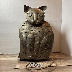 Sculpture de chat en métal Art Déco faite à la main unique porte-bougie argent / or