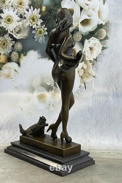 Sculpture en bronze Art Déco originale d'art érotique Vitaleh, fille sexy avec chat, fonte à chaud