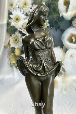 Sculpture en bronze Art Déco originale d'art érotique Vitaleh, fille sexy avec chat, fonte à chaud