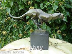 Sculpture en bronze d'une figure de chat-guépard-cougar animal sauvage de style Art Déco