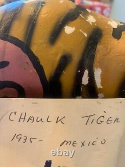 Statue de grand tigre cub antique en plâtre et en craie du Mexique 1935 Sculpture de grand félin
