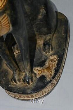 Statue unique de la déesse égyptienne Bastet chat avec scarabée en pierre lourde et grande