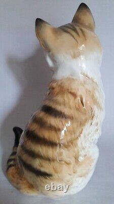 Statuette en porcelaine vintage Hutschenreut représentant un chaton et des animaux, Allemagne.