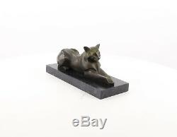 Un Moderniste Bronze Sculpture D'un Chat Reclining Véritable Hot Cast Bronze Pur