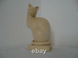 Une Belle Sculpture D’un Chat Dans Un Style Art Déco (3012)