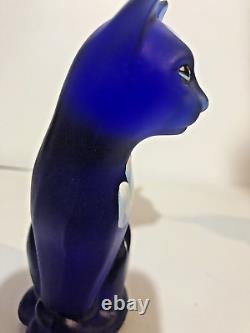 Verre d'art Fenton Chat BLEU COBALT avec Fleurs Signé S. Hughes