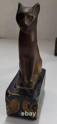 Vintage HTF 1920s Armor Bronze (NY) Egyptian Siamese Cat Bookends 
<br/> 	

	
 
<br/> 
Translation: Paire de serre-livres égyptiens en bronze Armor des années 1920 (NY) avec des chats siamois